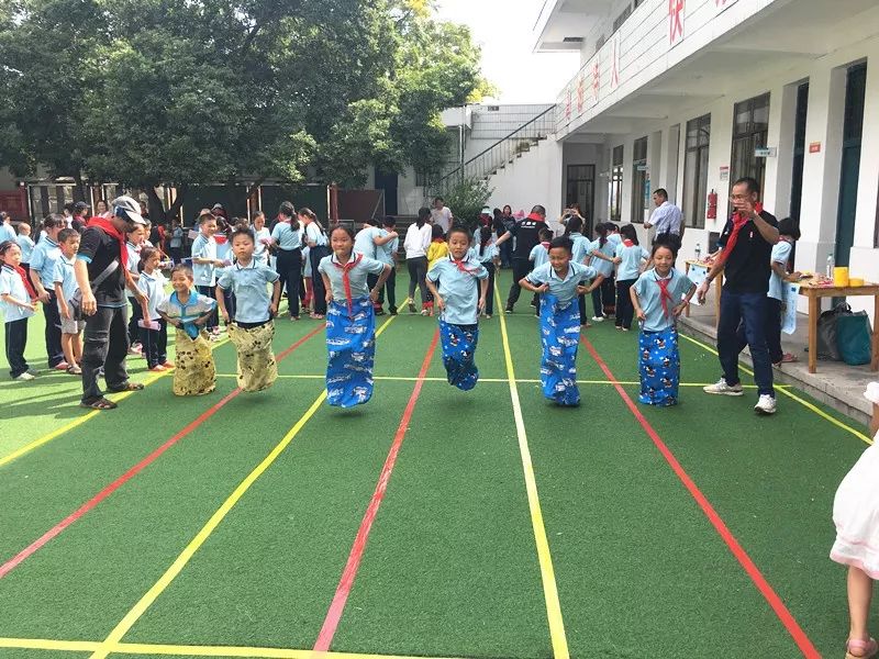 澳門最準免費精選資料,動態(tài)詞語解釋落實_娛樂版305.210